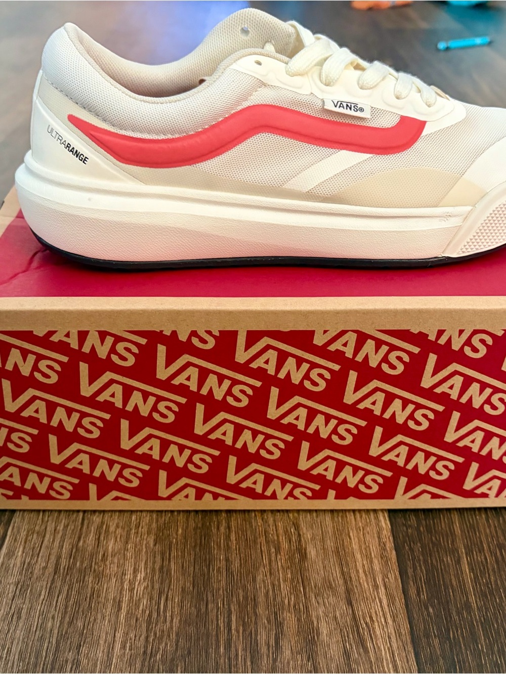 Vans UltraRange Low Women's Cream Sneakers with Coral Stripe